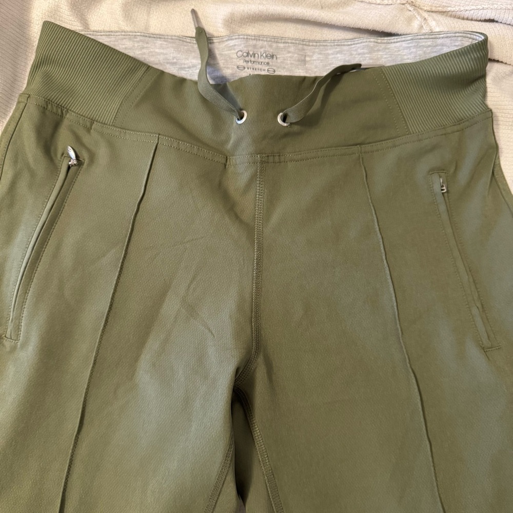 Calvin Klein Green Joggers with Modern Design brand new without tag